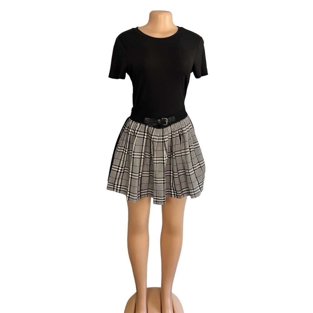 3/$30 ☀️ Bershka Black and White Plaid Pleated Mini Skirt